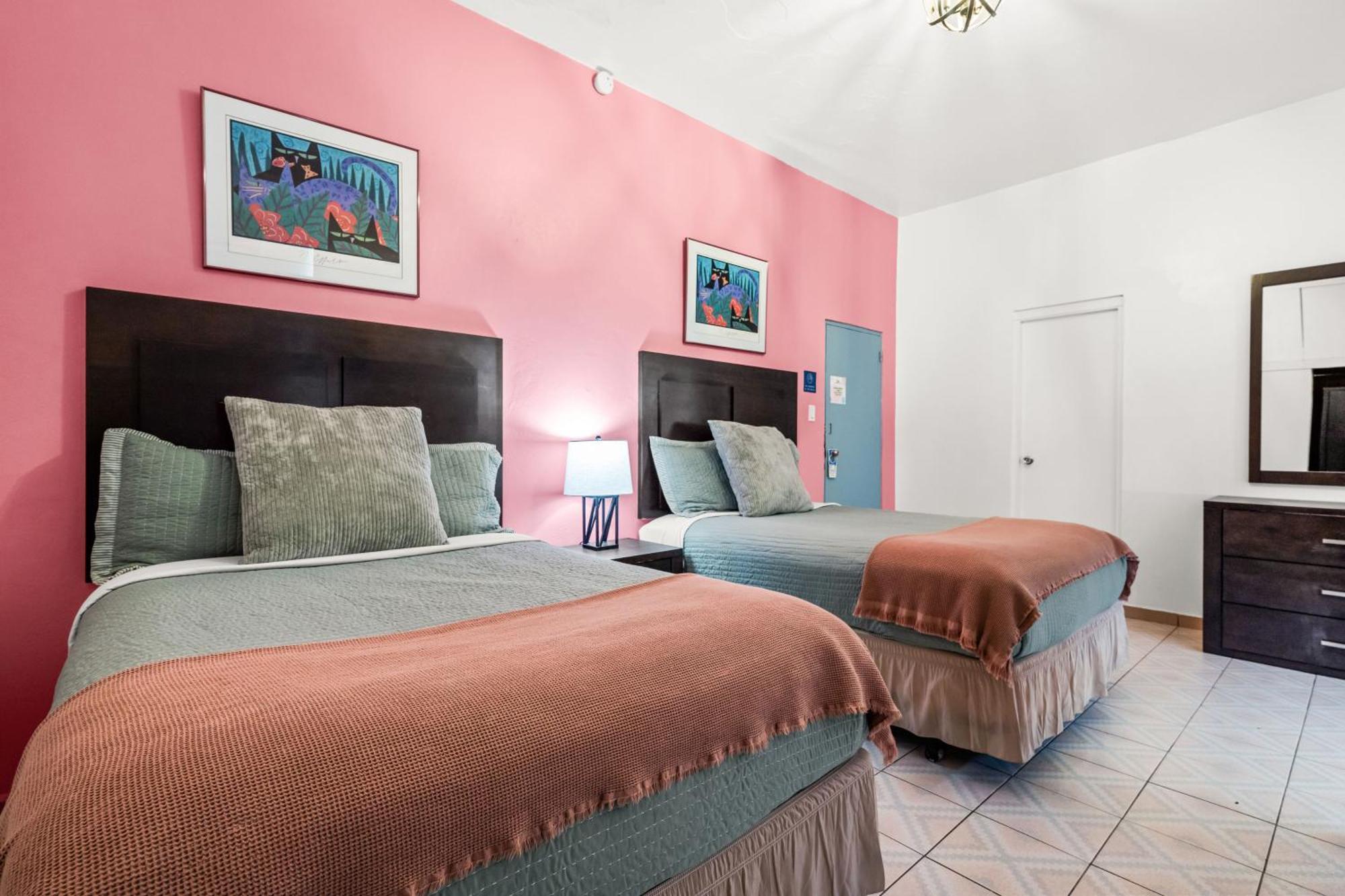 Borinquen Beach Inn San Juan Luaran gambar